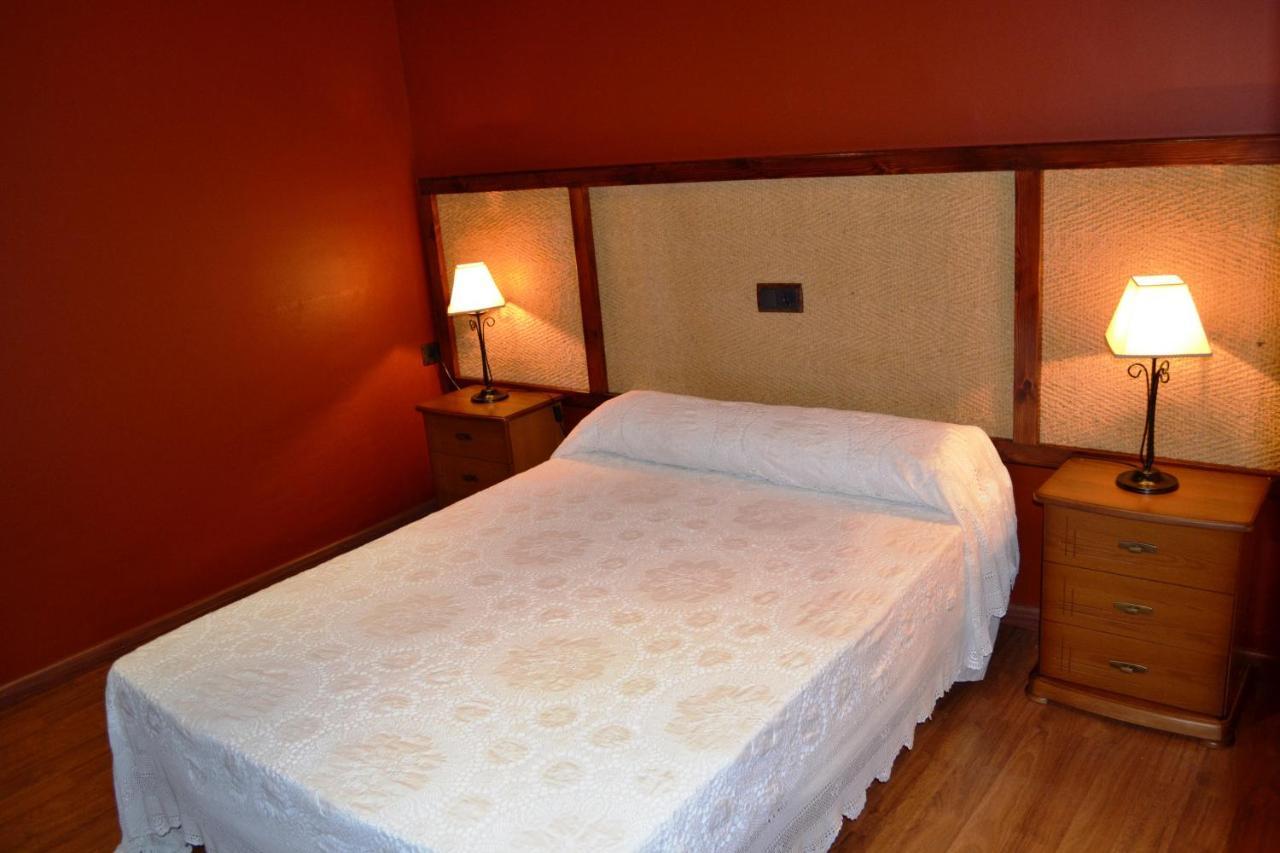 Hostal Pension La Ruta Paterna del Campo Luaran gambar