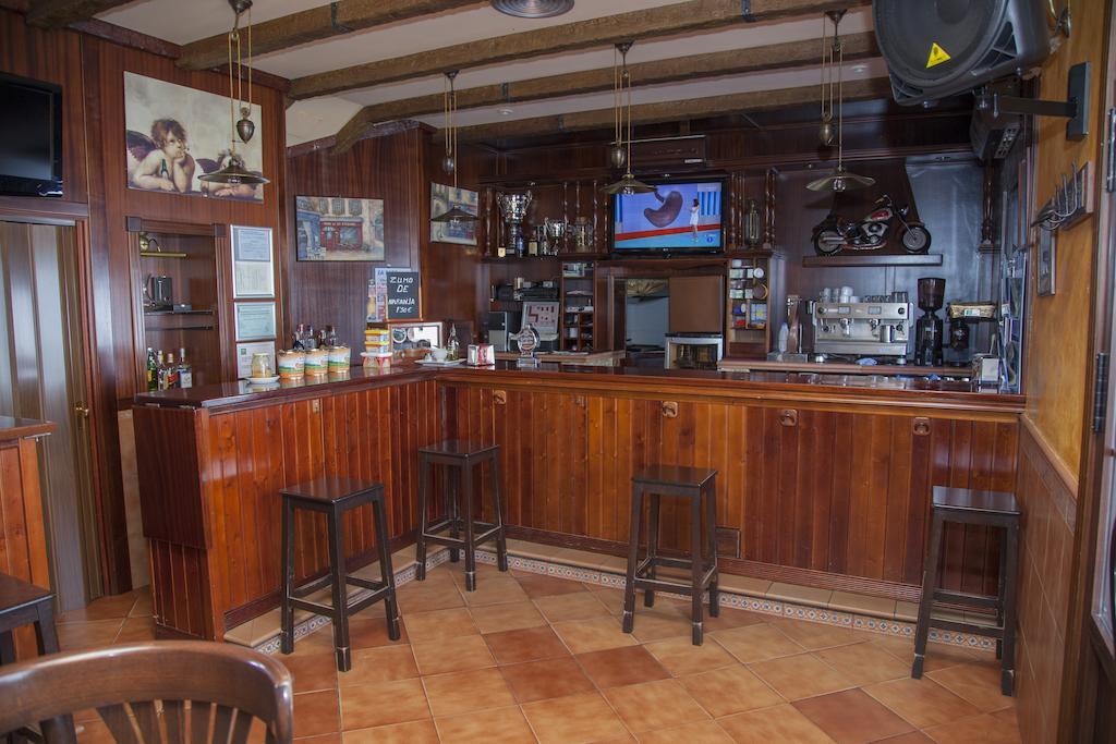 Hostal Pension La Ruta Paterna del Campo Bilik gambar