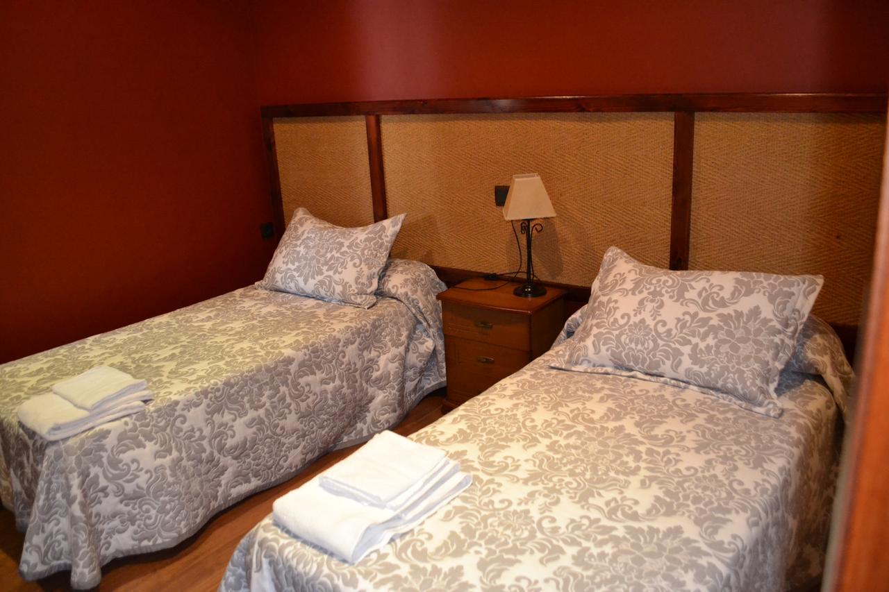 Hostal Pension La Ruta Paterna del Campo Luaran gambar