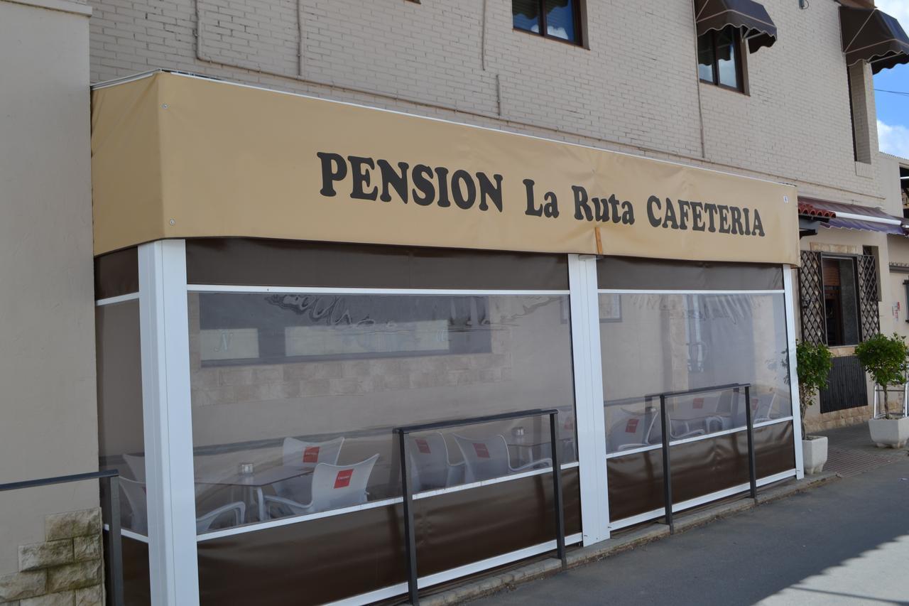 Hostal Pension La Ruta Paterna del Campo Luaran gambar