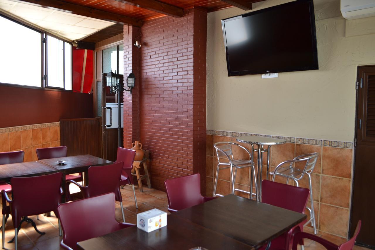 Hostal Pension La Ruta Paterna del Campo Luaran gambar