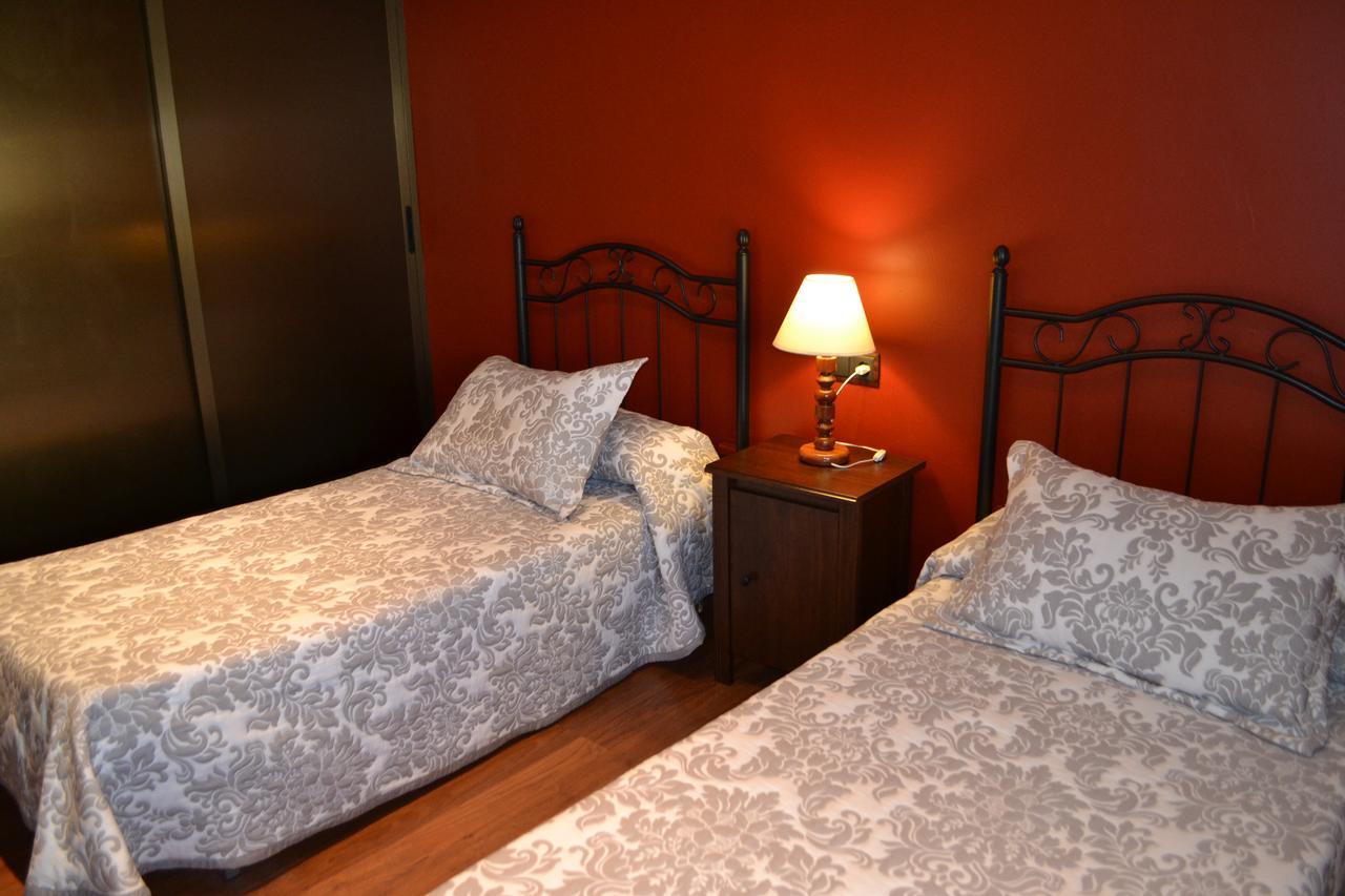 Hostal Pension La Ruta Paterna del Campo Luaran gambar